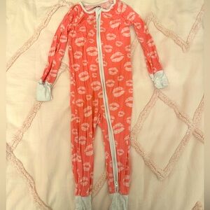 Little Sleepies Pink kiss pjs 12-18m